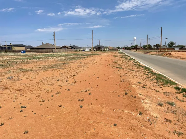 1304 S Flint Ave #1304, Wolfforth, TX 79382