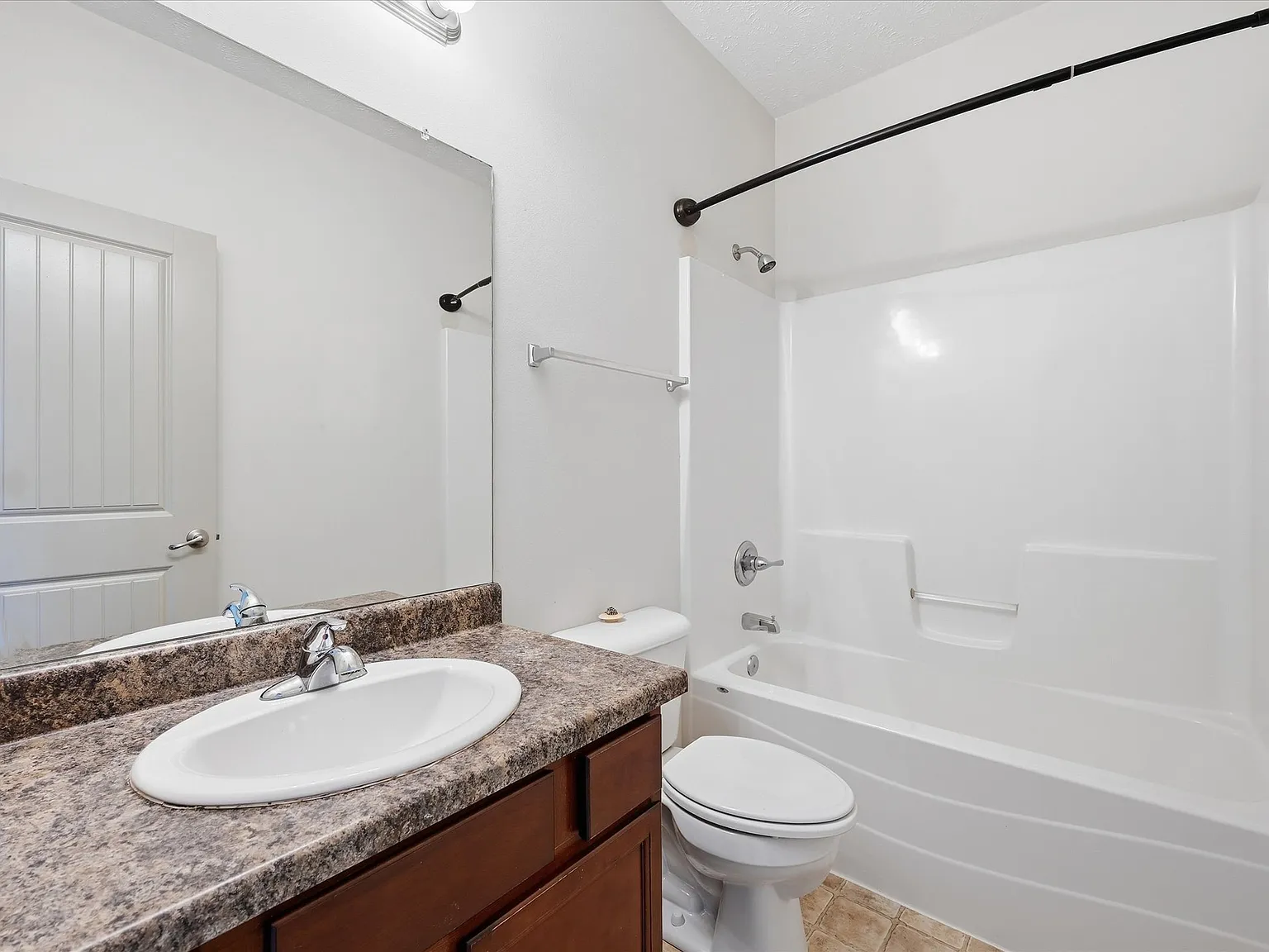 3 bed, 1500 sqft, $2,250 — Photo 3