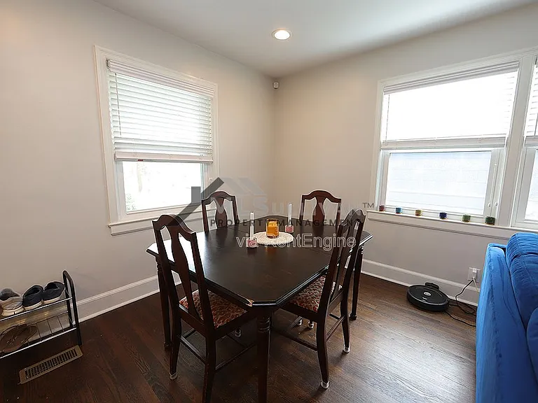 411 N Maple St — Photo 6