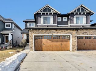 235 Kinniburgh Rd, Chestermere, AB T1X0Y7
