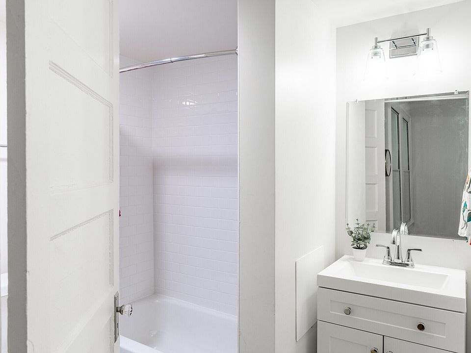 1st image of 448 E 189th St #301
