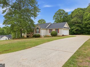 180 Rocky Shoals Trl, Mount Airy, GA 30563