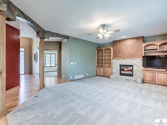 4th image of 8120 S 106th St