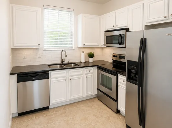 24 Talon Ct, Pt Washington, FL