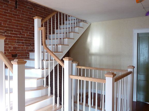 2nd to 3rd Stairs