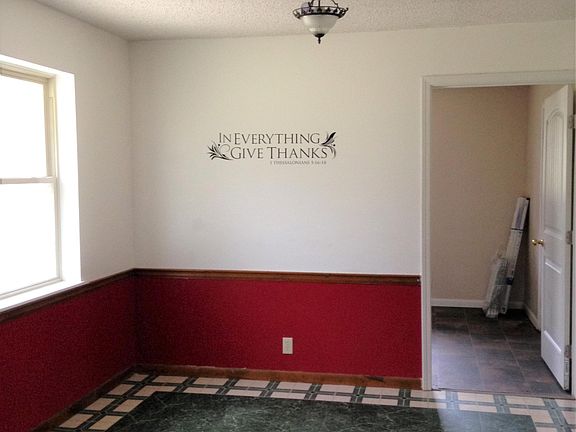 5th image of 121 Ramona Dr
