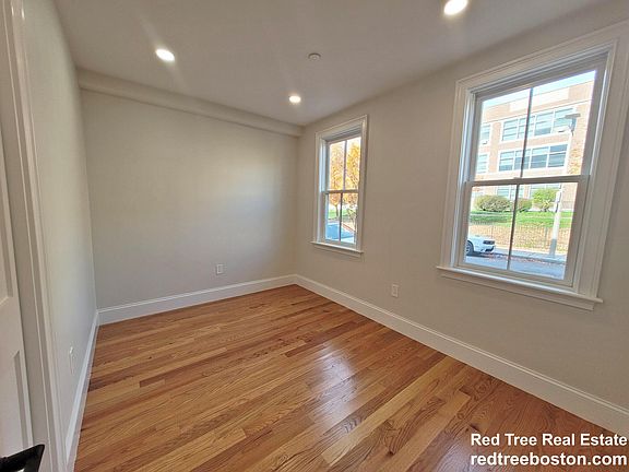 4th image of 79-81 White St #81-1