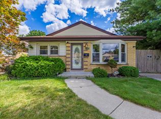 9005 S 49th Ct, Oak Lawn, IL 60453