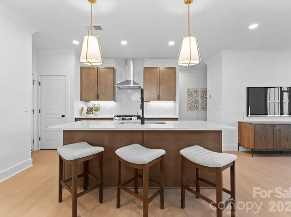 808 Garringer Pl, Charlotte, NC 28208