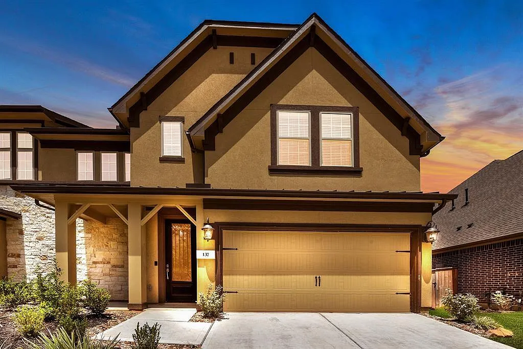 4 bed, 3.0 bath, 2089 sqft, $2,595 — Photo 1