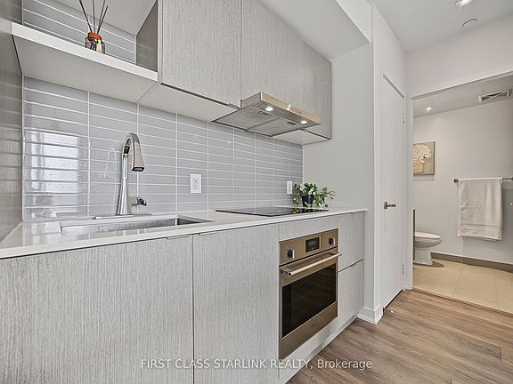 5th image of 100 Harbour St #2801