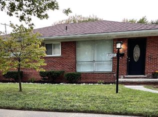 35701 Strathcona St, Clinton Township, MI 48035