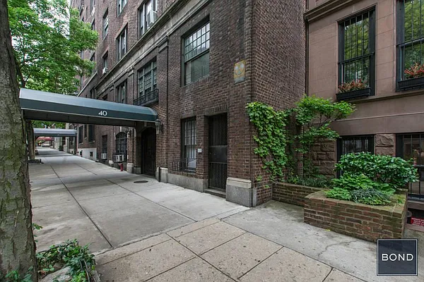 Rented by Bond New York | media 23