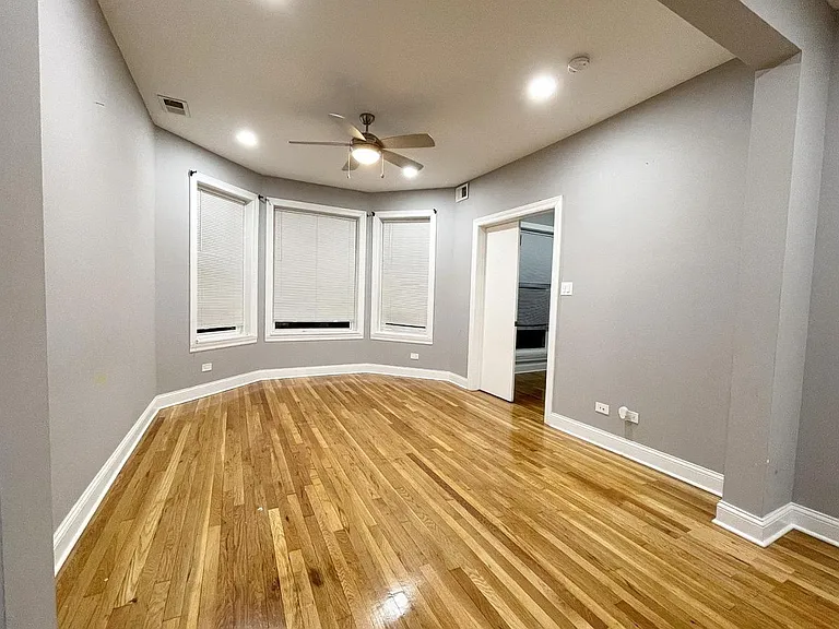 2327 N Harding Ave #2 — Photo 4
