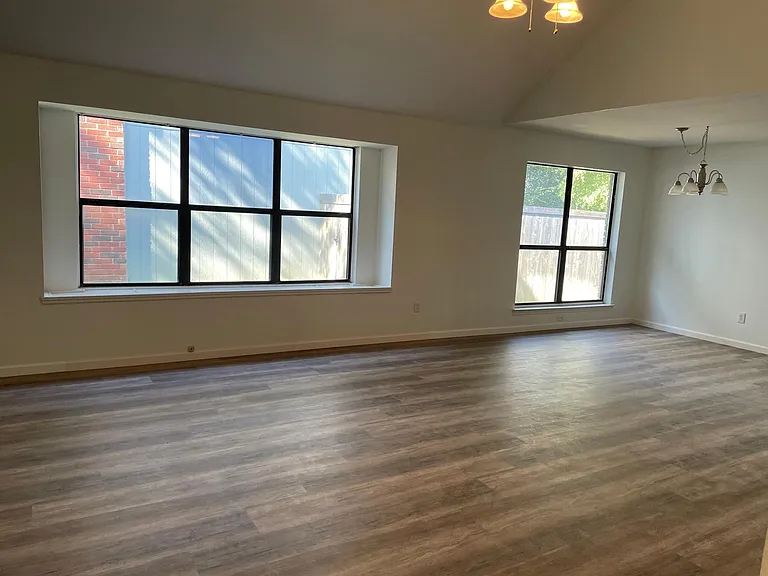 1761 Prescott Dr — Photo 3