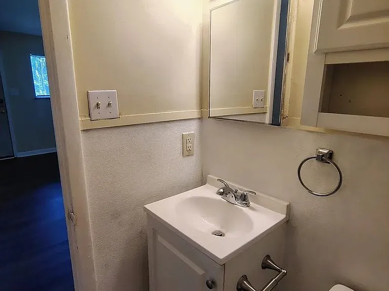 Holston Apartments — Photo 55