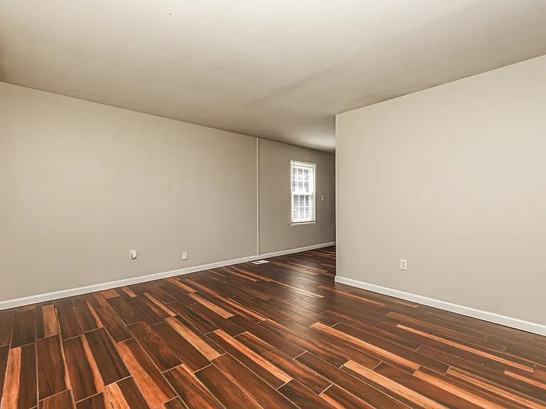 1240 Berwald Dr — Photo 3
