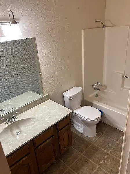 3 bed, 1092 sqft, $1,850 — Photo 2