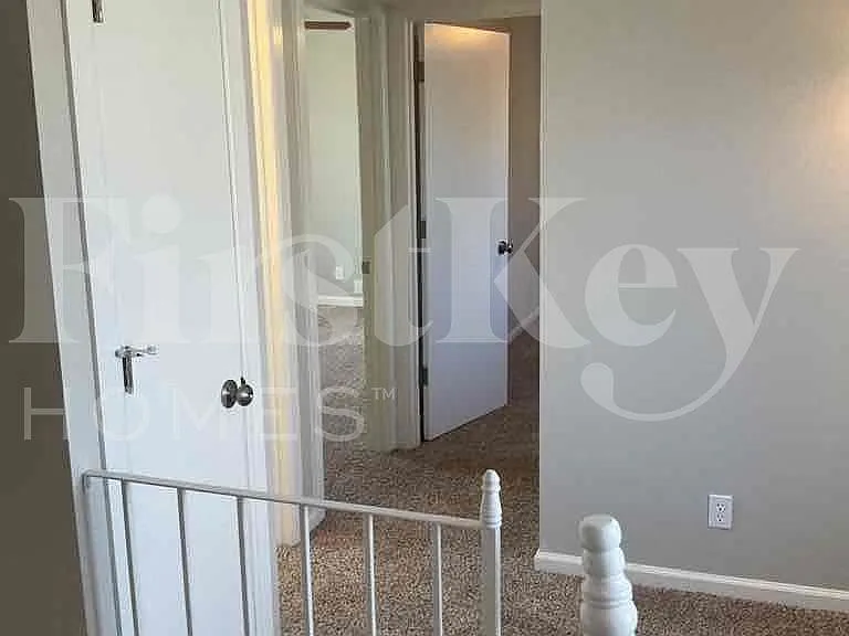 235 N 22nd Pl — Photo 20