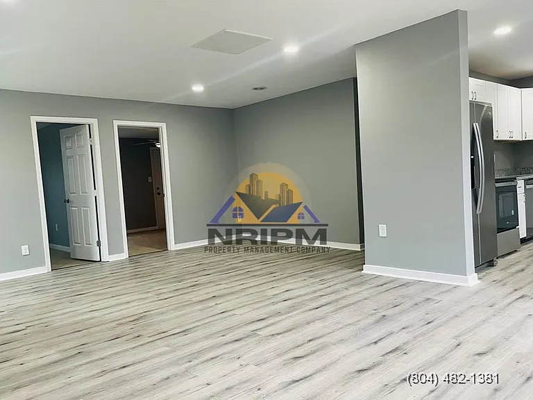 2117 Wood St — Photo 7