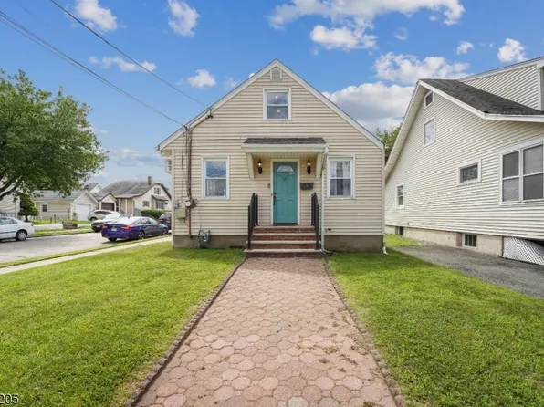 97 E 8th St, Clifton City, NJ 07011