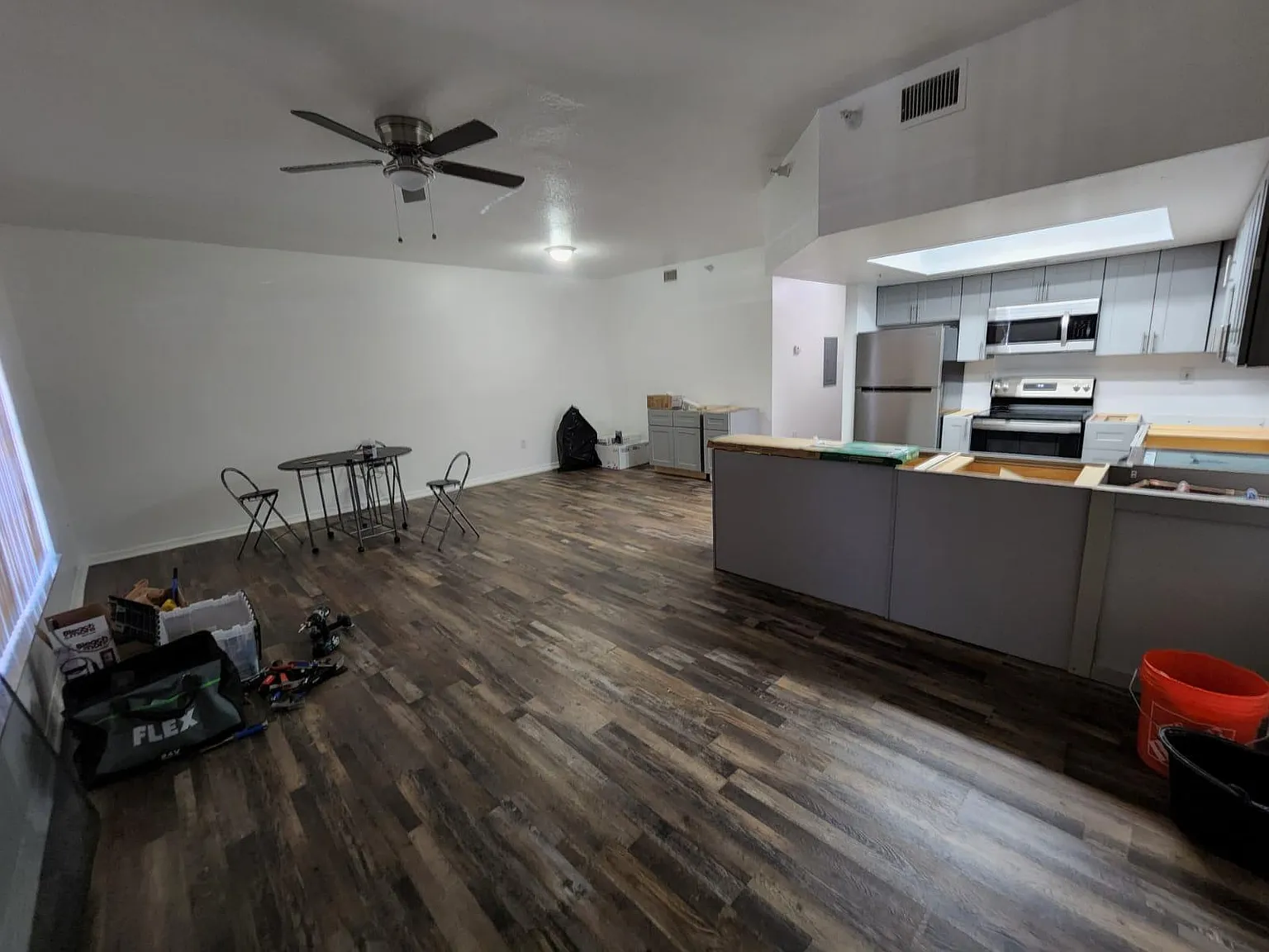 2 bed, 1100 sqft, $1,399 — Photo 2