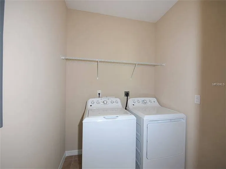 201 Navigation Cir — Photo 3
