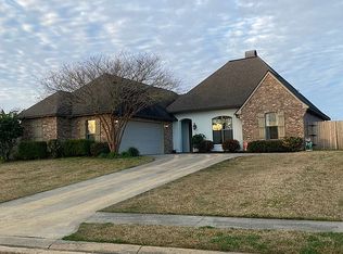 100 Bentwater Dr, Broussard, LA 70518