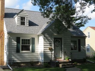 121 Hawthorne Ave, Waterloo, IA 50702