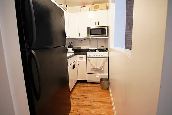 Sold by Maison International | media 19