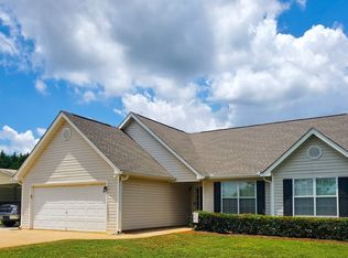 745 Strawflower Ln, Locust Grove, GA 30248