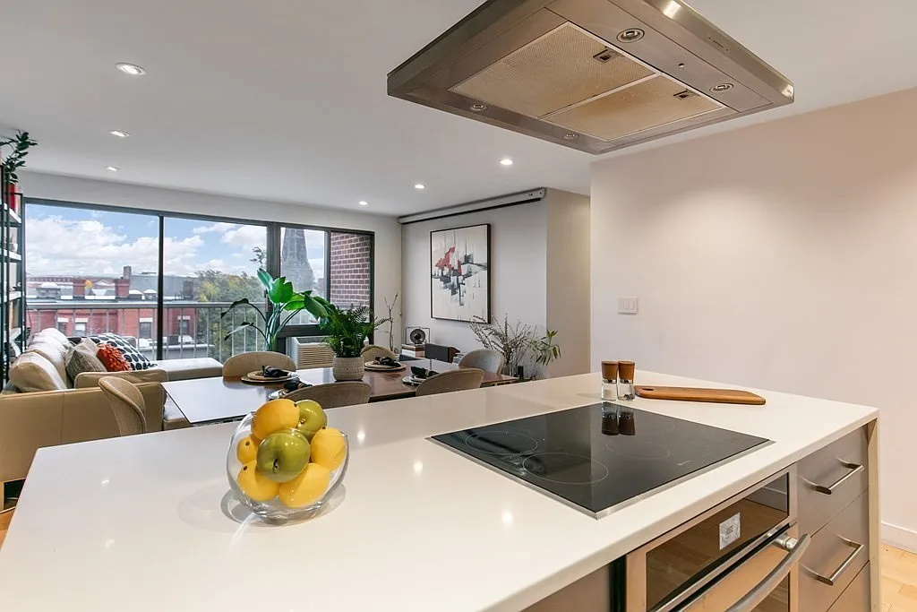 2 bed, 890 sqft, $3,600 — Photo 3