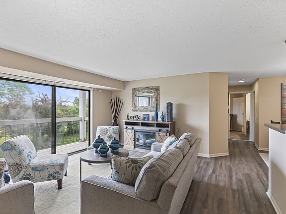 3rd image of 4260 Hidden Lakes Dr SE #2750-104