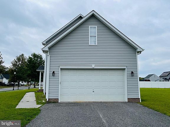 3rd image of 1111 Trice Meadows Cir