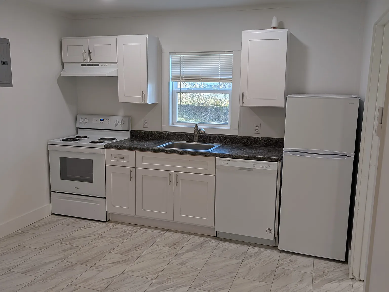 2 bed, 900 sqft, $1,100 — Photo 4