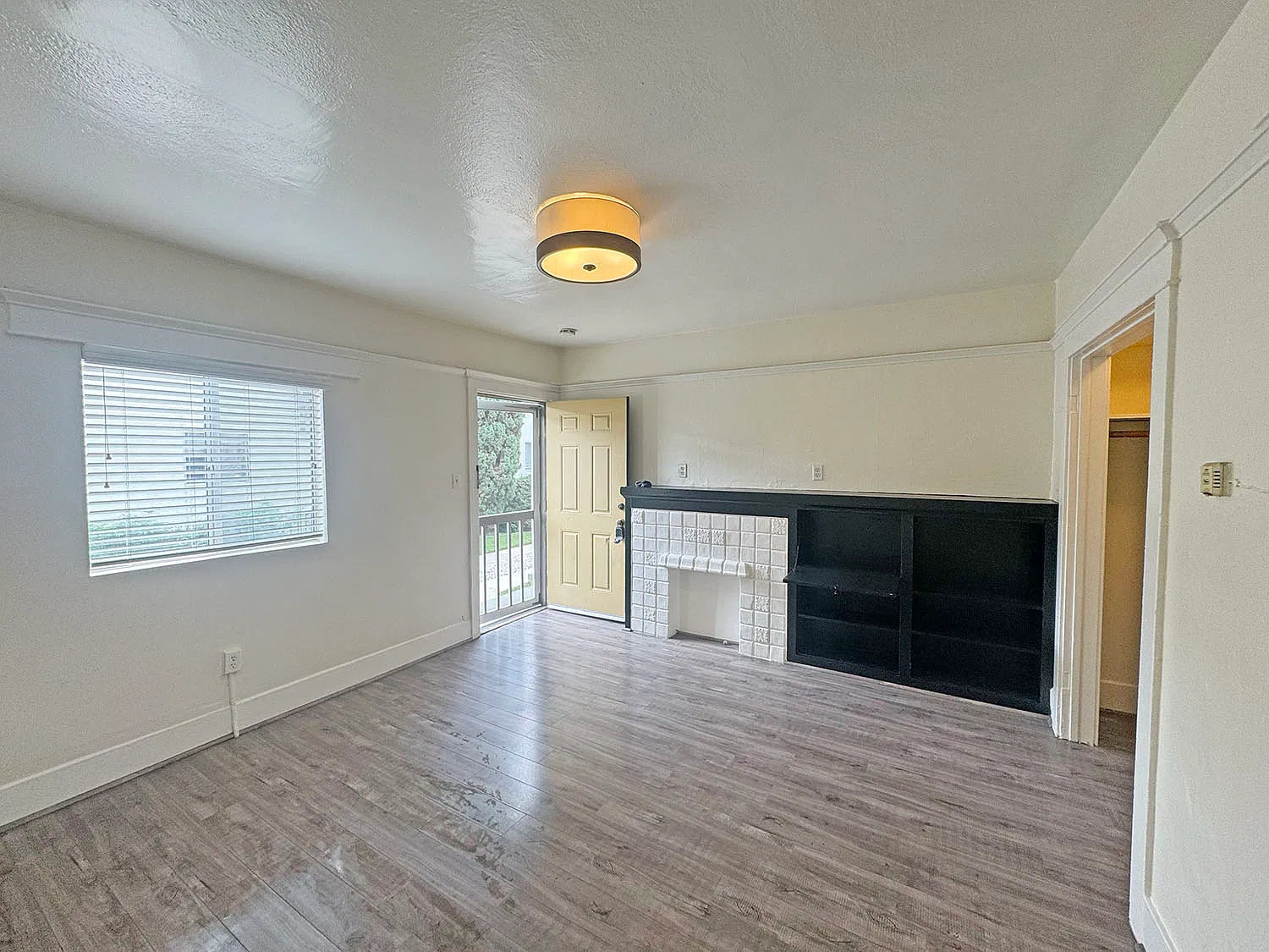 Studio, 375 sqft, $1,495 — Photo 3