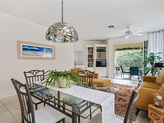 5th image of 1685 Victoria Cir