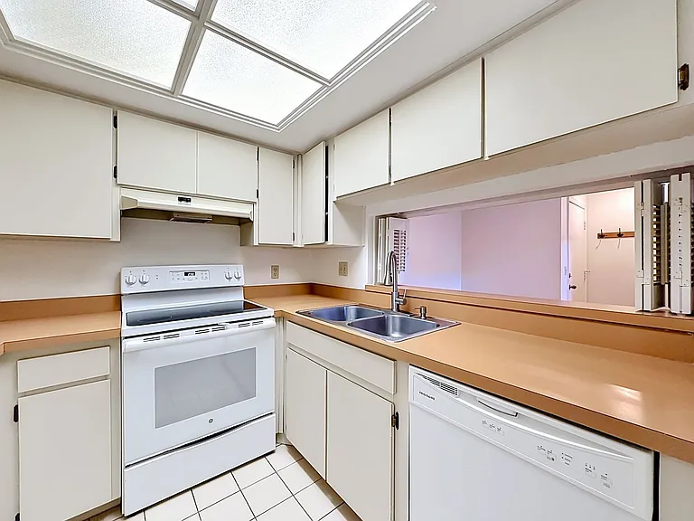 4405 W Fair Oaks Ave #18 — Photo 10