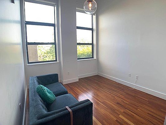3rd image of 178 Bainbridge St #207