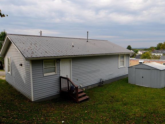 3rd image of 623 Cantrill St