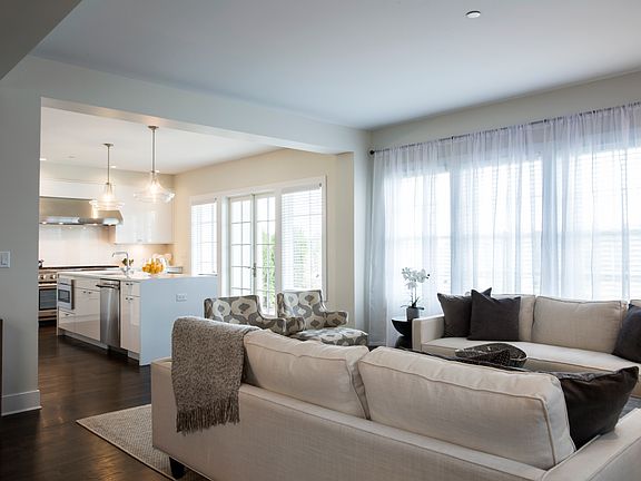 Chestnut Living Room - Kitchen