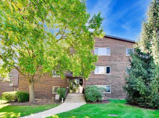 640 Perrie Dr Unit 103, Elk Grove Village, IL 60007