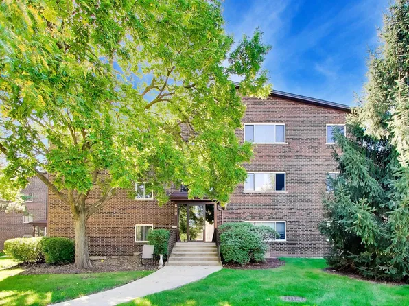 640 Perrie Dr Unit 103, Elk Grove Village, IL 60007