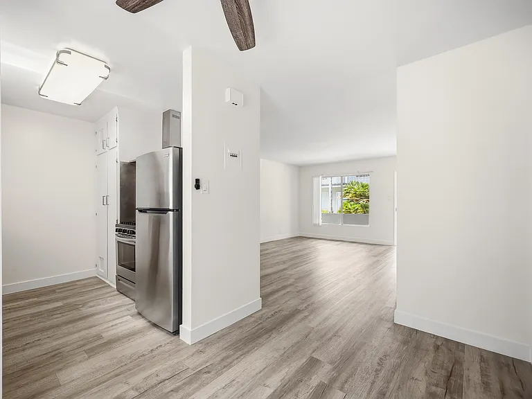 608 San Vicente Blvd — Photo 9