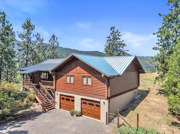 11597 Corp Ranch Rd, Ashland, OR 97520