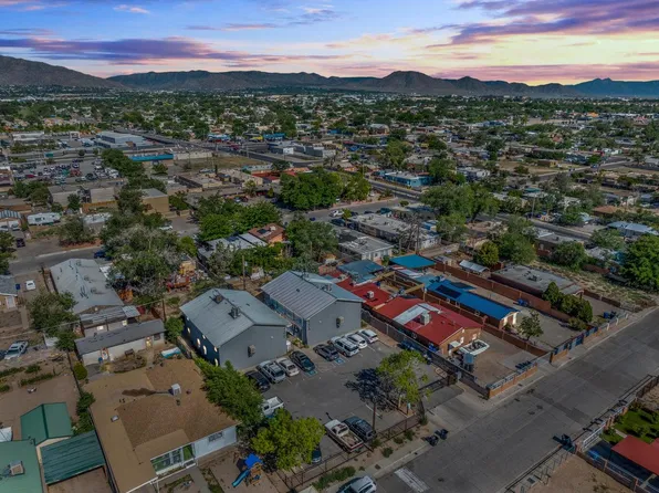 420 Vermont St NE, Albuquerque, NM 87108