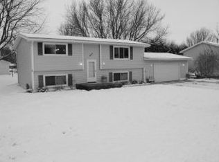 501 4th St NE, Hayfield, MN 55940