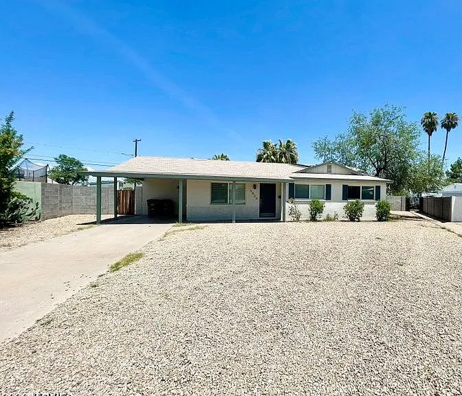 6820 E Moreland St — Photo 2