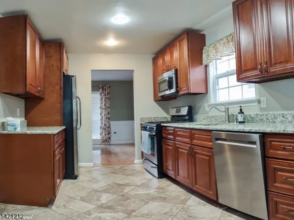 6 Whitehead Rd, Bridgewater, NJ 08807