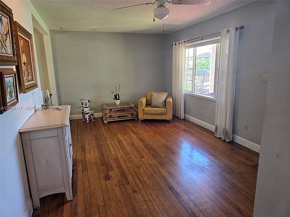 3rd image of 6858 SW 39th St